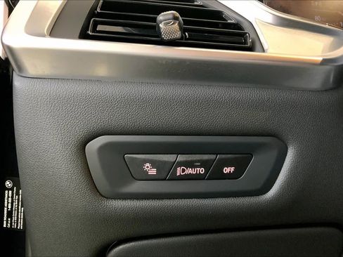 Used 2025 BMW X5 xDrive40i w/ M Sport Package image 33