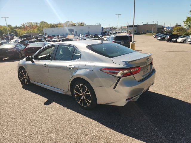 Used 2019 Toyota Camry SE FWD image 13