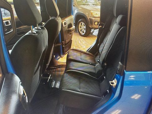 Used 2022 Jeep Gladiator Sport AWD/4WD image 60