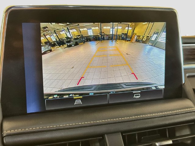 Used 2023 Chevrolet Tahoe Premier AWD/4WD image 13