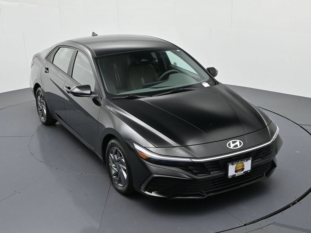 Used 2024 Hyundai Elantra SEL FWD image 15