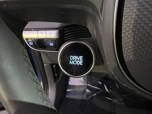 Used 2024 Hyundai Ioniq 5 SEL image 17