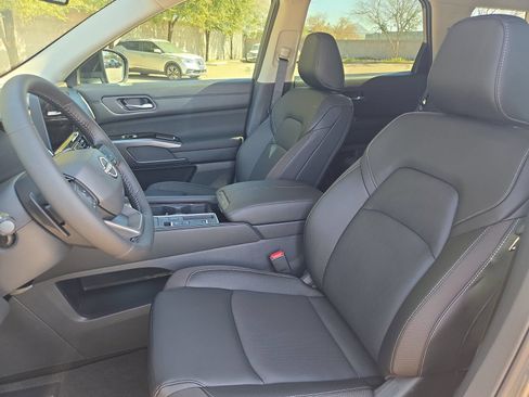 New 2026 Nissan Pathfinder SL w/ Cargo Package FWD image 15