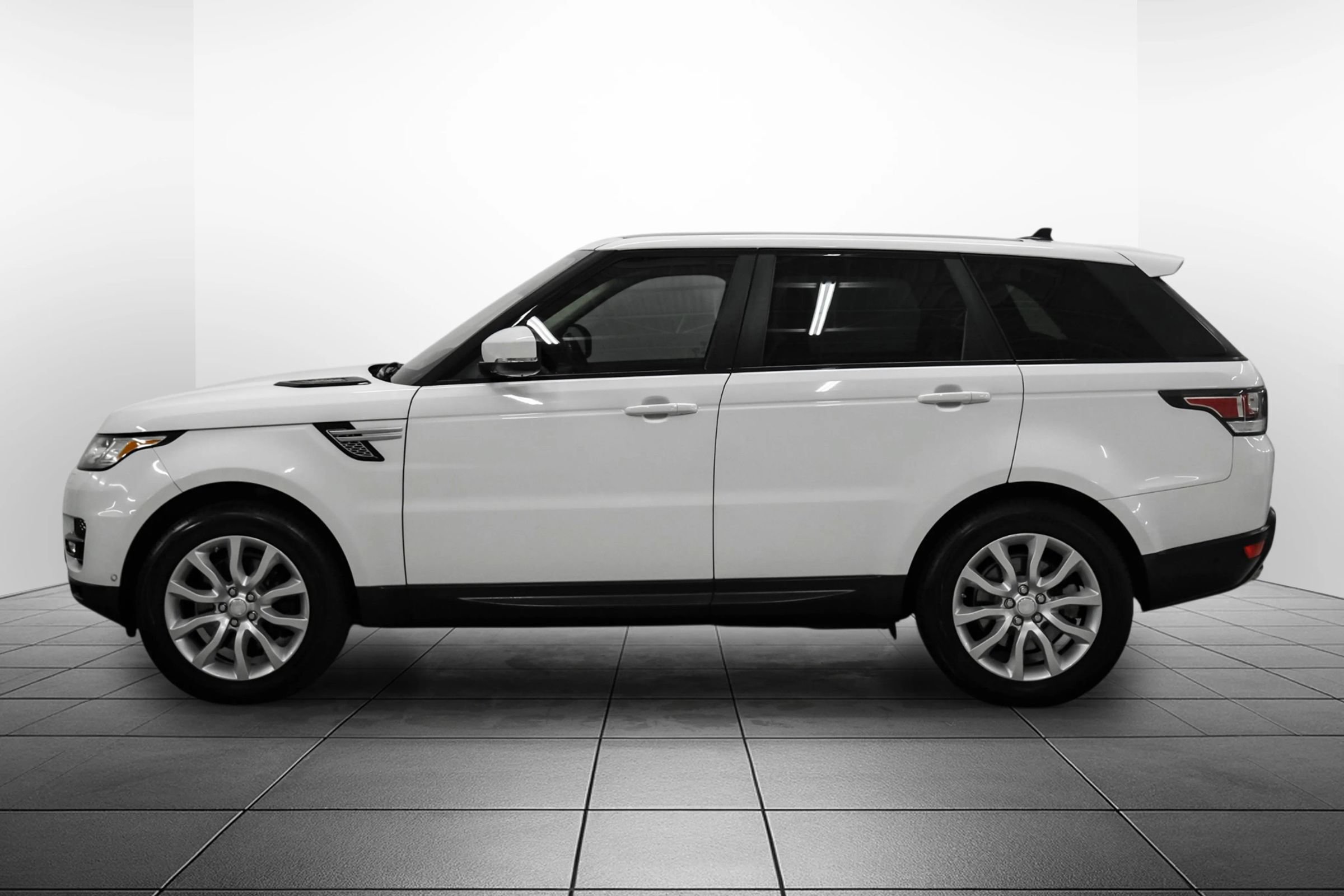 Used 2016 Land Rover Range Rover Sport HSE AWD/4WD image 11