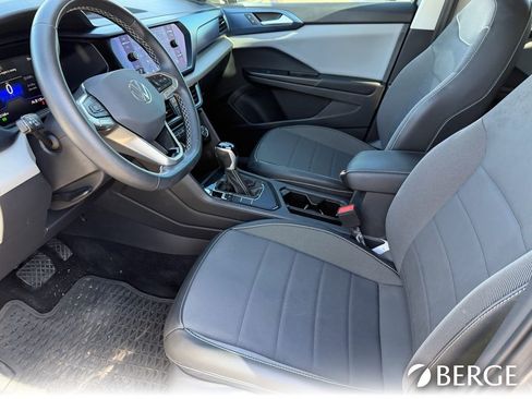 Used 2023 Volkswagen Taos SE image 21