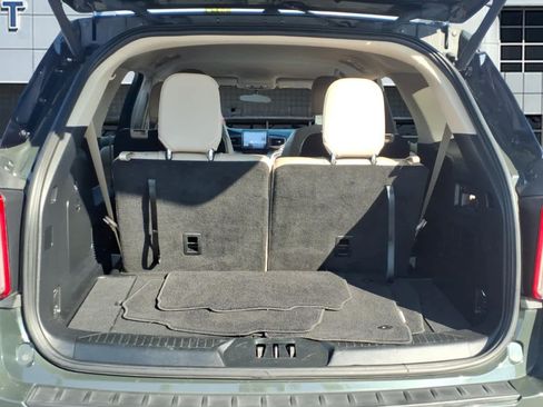 Used 2022 Ford Explorer XLT w/ Equipment Group 202A AWD/4WD image 6