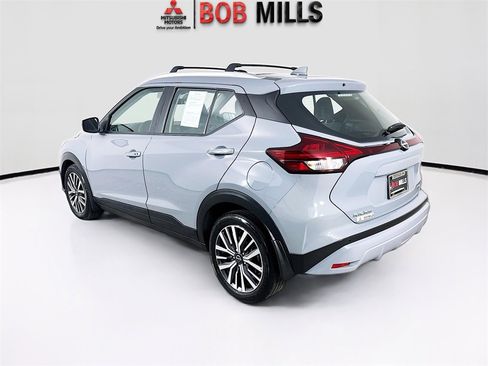 Used 2023 Nissan Kicks SV image 5