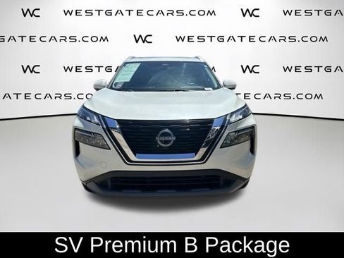 Used 2023 Nissan Rogue SV w/ SV Premium B Package FWD image 2