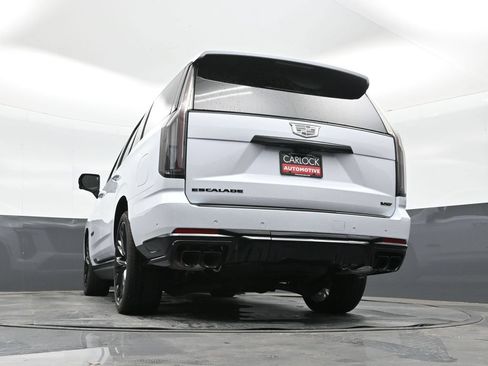 Used 2026 Cadillac Escalade V w/ LPO, ONYX Package AWD/4WD image 28