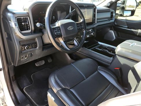 Used 2025 Ford F350 Platinum w/ FX4 Off-Road Package image 26