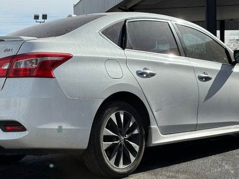 Used 2019 Nissan Sentra SR image 9
