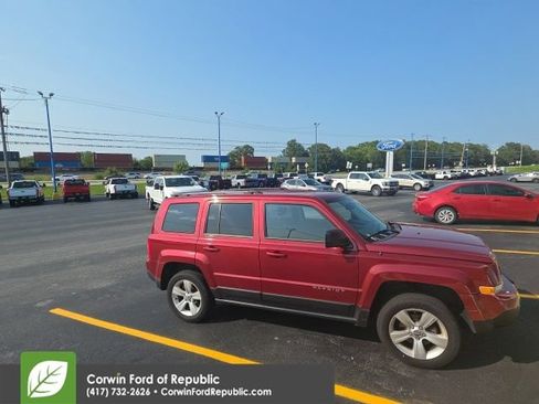 Used 2016 Jeep Patriot Latitude AWD/4WD image 7