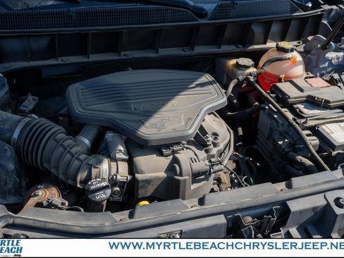 Used 2017 Cadillac XT5 Luxury w/ Driver Awareness Package image 30