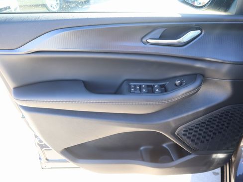 New 2025 Jeep Grand Cherokee L Laredo image 15