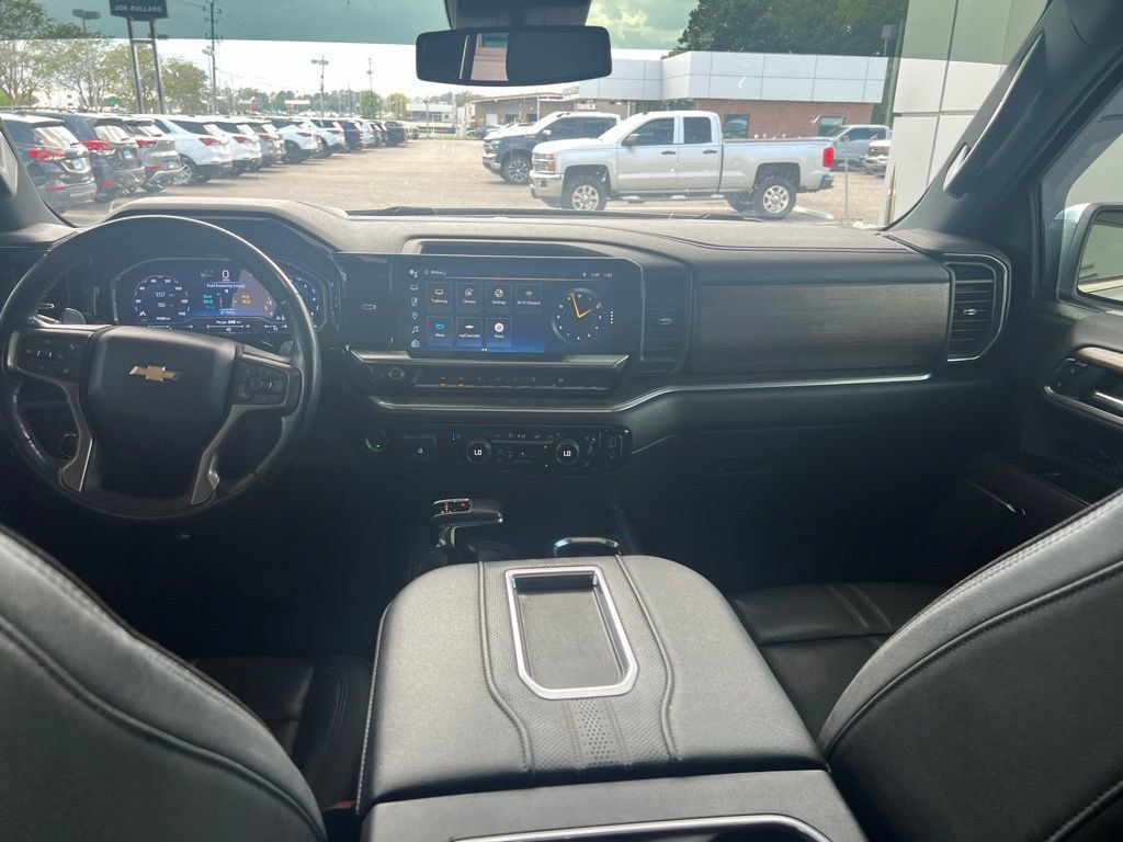 Used 2022 Chevrolet Silverado 1500 High Country w/ LPO, Dark Essentials Package AWD/4WD image 10