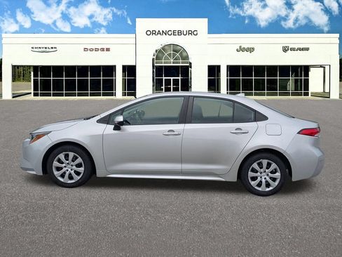 Used 2024 Toyota Corolla LE FWD image 5