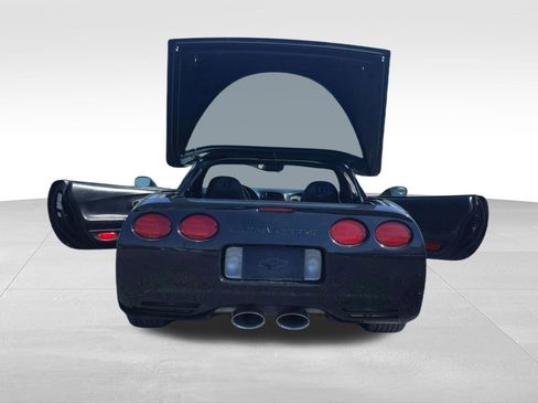 Used 1998 Chevrolet Corvette Coupe w/ Performance Handling Pkg image 13