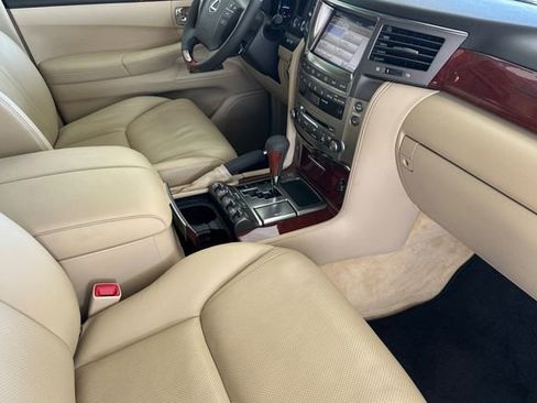 Used 2011 Lexus LX 570 4WD image 20