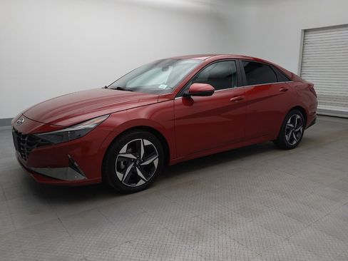 Used 2021 Hyundai Elantra SEL w/ Convenience + Premium Package FWD image 2