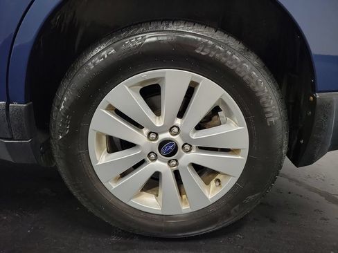 Used 2019 Subaru Outback 2.5i Premium w/ Popular Package #2 AWD/4WD image 11