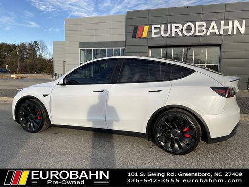 Used 2022 Tesla Model Y Performance image 27
