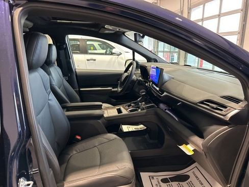New 2026 Toyota Sienna Platinum image 21