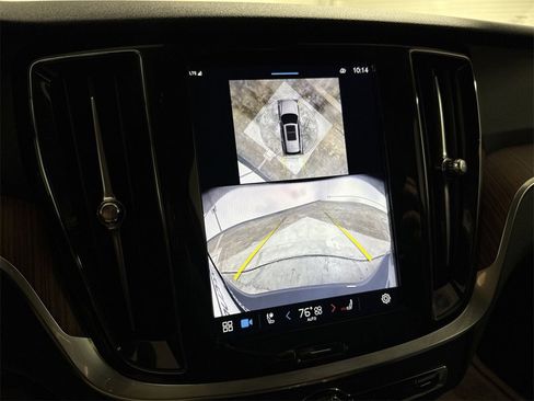 Used 2025 Volvo V60 B5 Cross Country Plus image 14