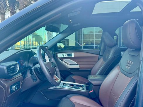 Certified 2021 Ford Explorer King Ranch w/ Premium Technology Package image 27