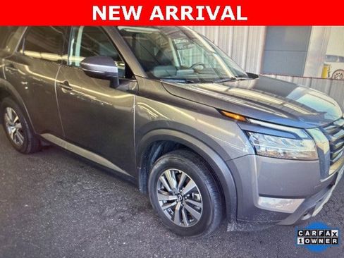 Certified 2024 Nissan Pathfinder SL image 12