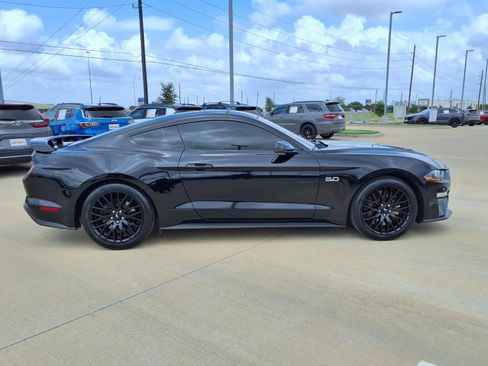 Used 2019 Ford Mustang GT Premium w/ GT Performance Package RWD image 8