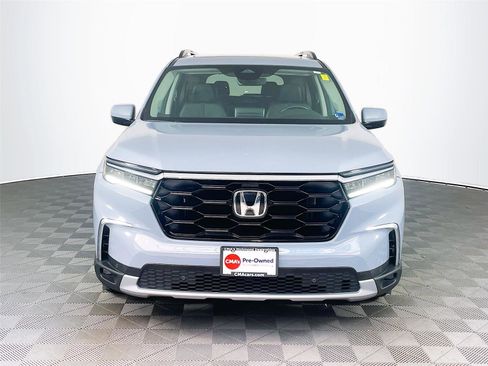 Used 2024 Honda Pilot Touring image 2