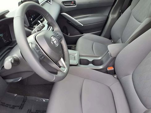 Used 2026 Toyota Corolla Cross LE FWD image 15