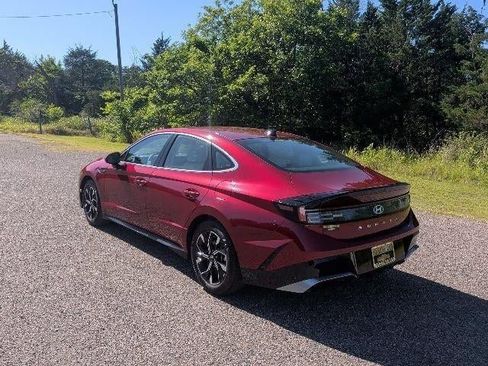 Used 2025 Hyundai Sonata SEL FWD image 4