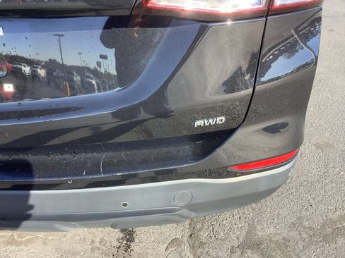 Used 2022 Chevrolet Equinox LS image 9