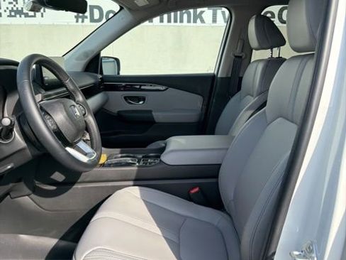 Used 2025 Honda Pilot EX-L image 7