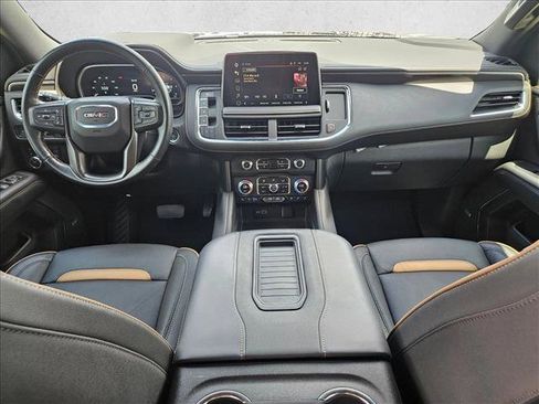 Used 2023 GMC Yukon XL AT4 w/ Technology Package AWD/4WD image 18