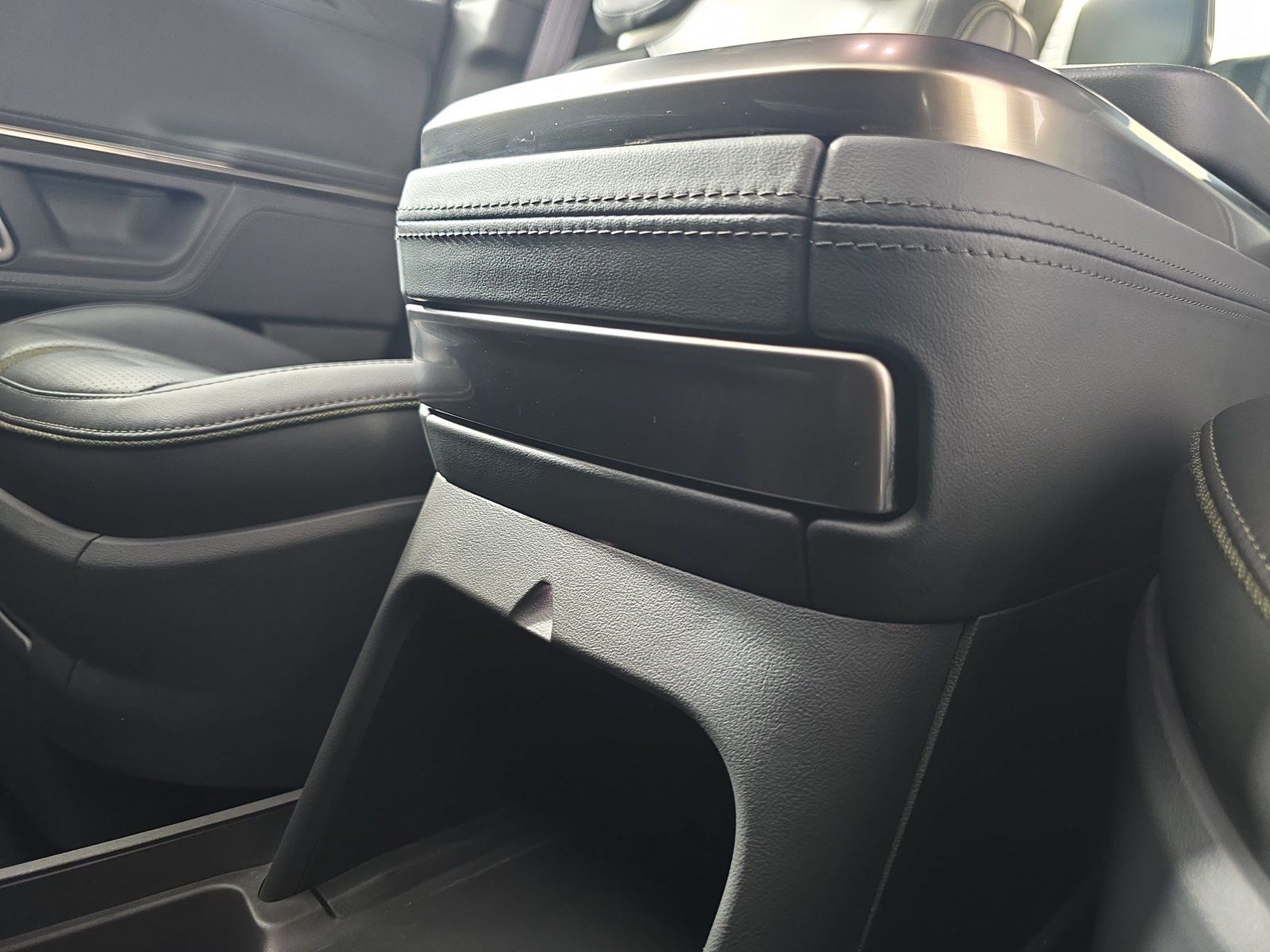 Used 2022 Rivian R1T Launch Edition AWD/4WD image 31