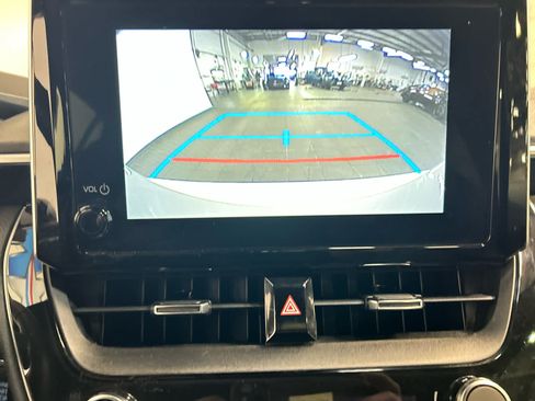Used 2024 Toyota Corolla SE FWD image 5