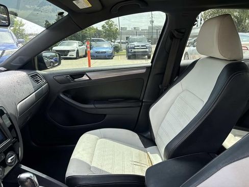 Used 2016 Volkswagen Jetta Sport FWD image 15