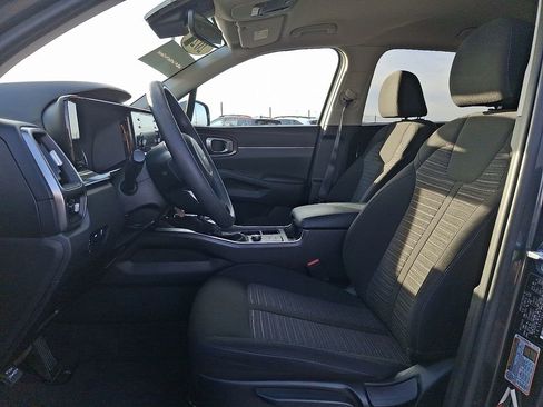 Used 2022 Kia Sorento LX image 15