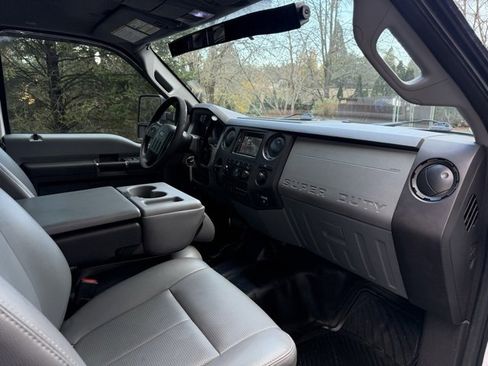 Used 2012 Ford F250 XL w/ PWR Equipment Group image 8