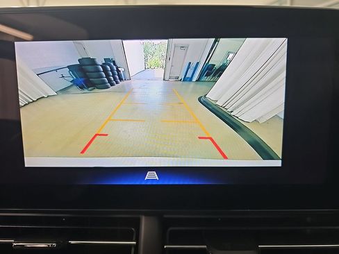 Certified 2024 Chevrolet Trax LT w/ Driver Confidence Package FWD image 29