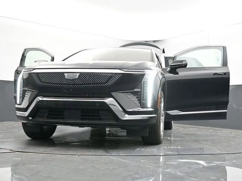 New 2025 Cadillac Optiq Luxury 1 w/ LPO, Floor Liner Package image 64