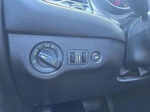 Used 2019 Dodge Challenger GT w/ Driver Convenience Group RWD image 20