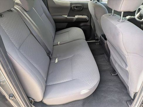 Used 2022 Toyota Tacoma SR5 AWD/4WD image 18