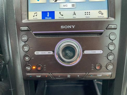 Used 2018 Ford Fusion Titanium image 23