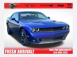 Used 2019 Dodge Challenger SXT w/ Blacktop Package RWD video 1