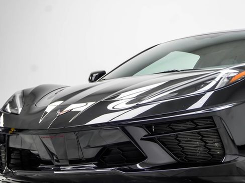 Used 2022 Chevrolet Corvette Stingray Coupe w/ 1LT RWD image 2