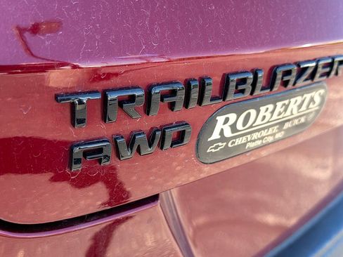 Used 2023 Chevrolet TrailBlazer RS w/ Sun and Liftgate Package AWD/4WD image 7