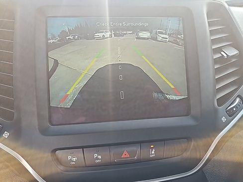 Certified 2023 Jeep Cherokee Altitude Lux image 31